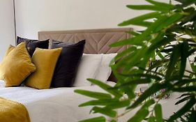 Forest Path Apartment Quiet Countryside Retreat With Sauna, Sleeps 4